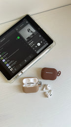 Case AirPods Avellana
