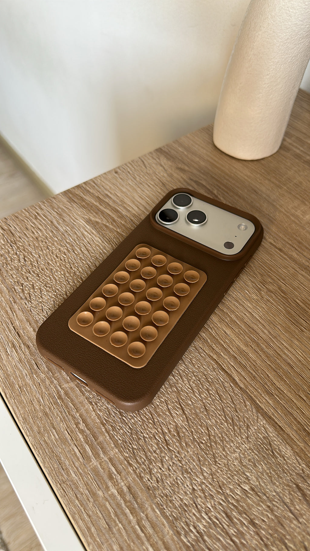 Case Classic Almond