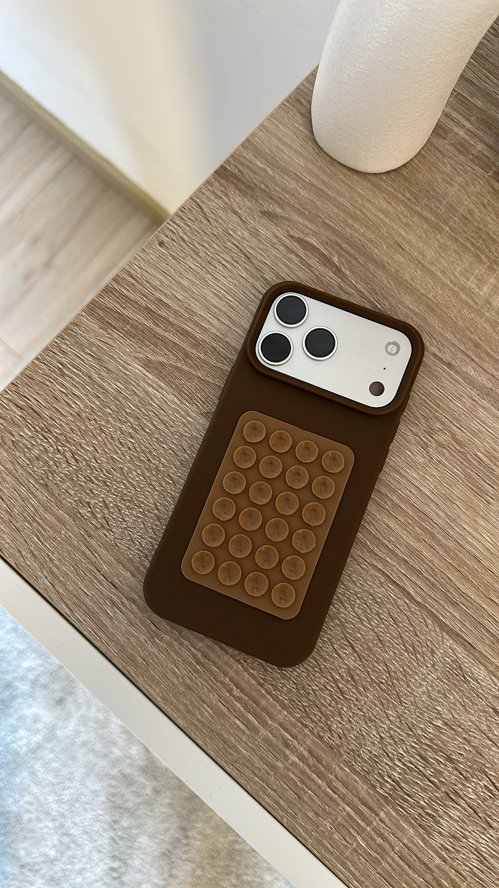 Case Classic Almond