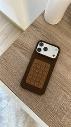 Case Classic Almond